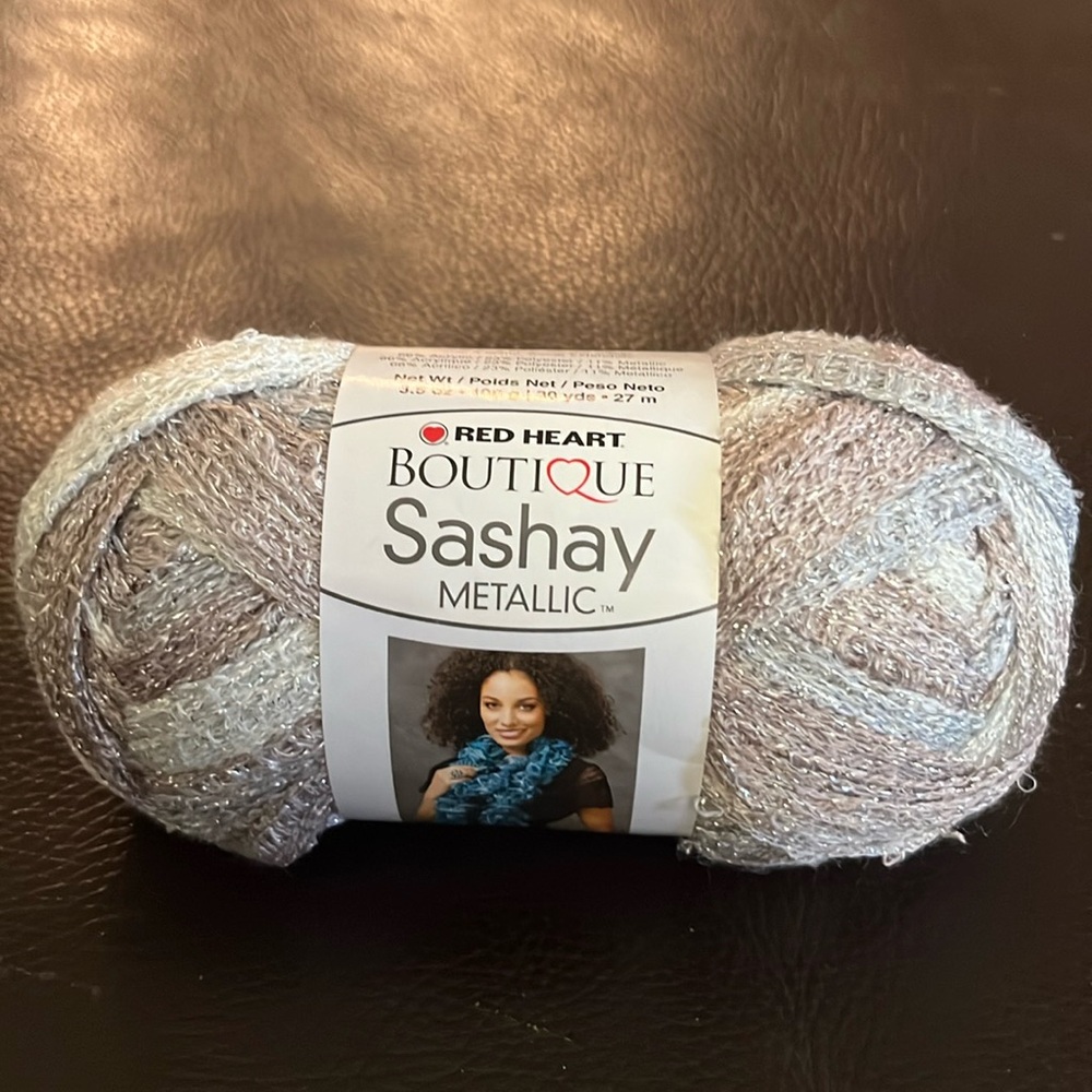 NWT Sashay Metallic Red Heart Boutique “Opal”